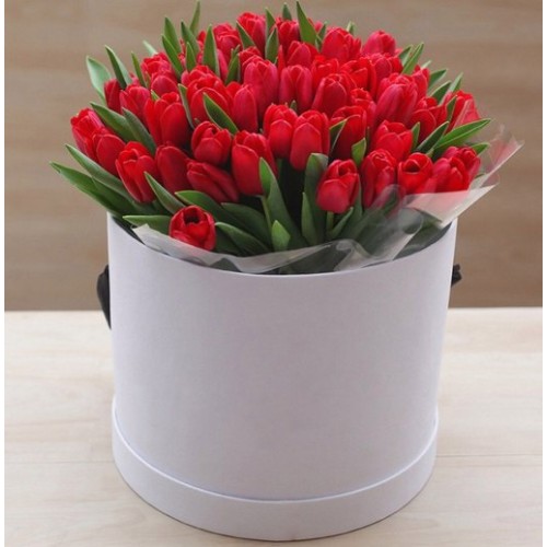 Купить на заказ Коробка с тюльпанами 2 с доставкой в Атырау